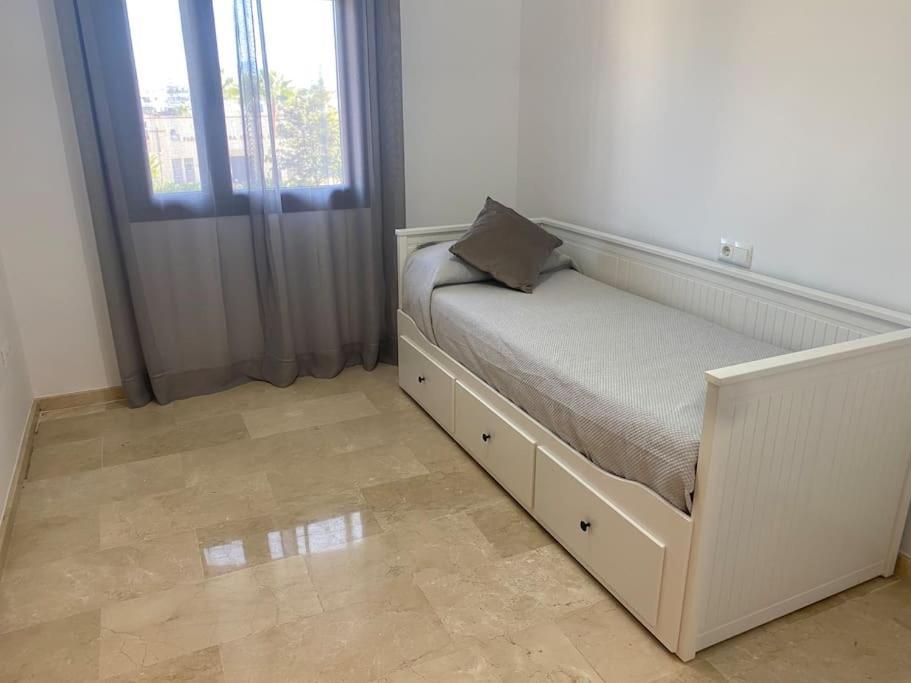 Central Estepona 3 Bed Apt With Pool And Parking Eksteriør billede