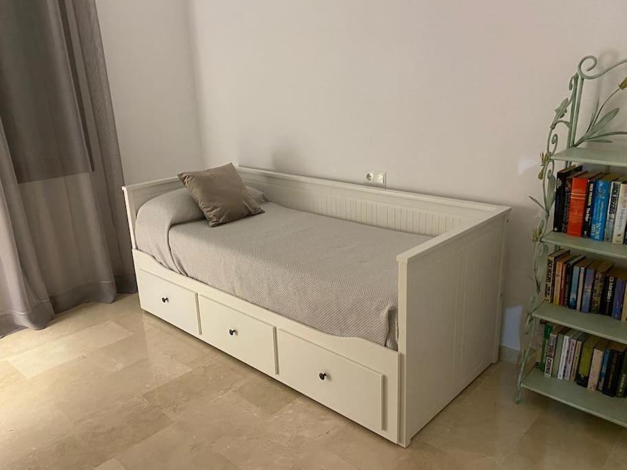 Central Estepona 3 Bed Apt With Pool And Parking Eksteriør billede